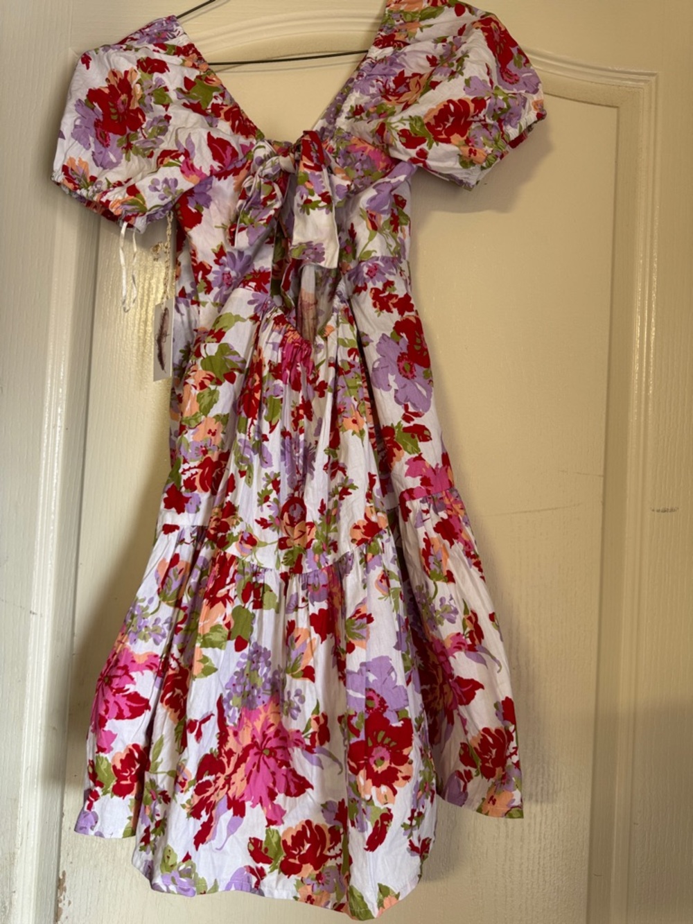 Jessica Simpson Floral Puff-Sleeve Tie-Back Dress in White with Pink & Red - Picture 3 of 9
